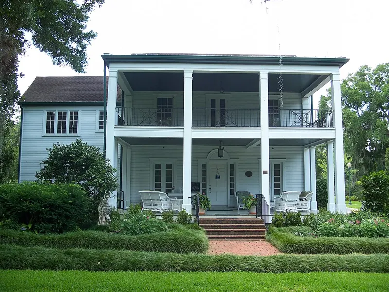 Historic Mizell-Leu House at Harry P. Leu Gardens