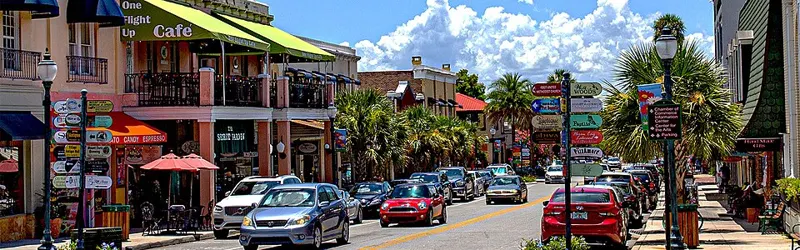 Shops along a street in downtown Mount Dora